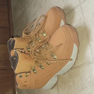 Boys' Big Kids' Fila Unknown Territory Sneaker Boots